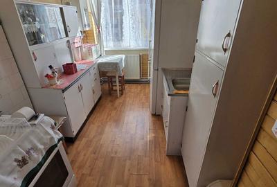 Apartament cu 3 camere semidecomandat în Terezian - 2