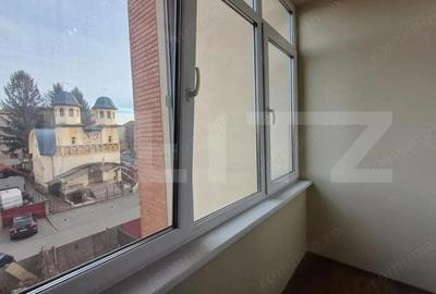 Apartament cu 4 camere de inchiriat Cartier Cetate - 11