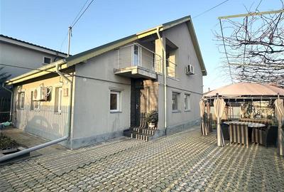 Casă individuală cu 4 camere cu Canalizare în Sud