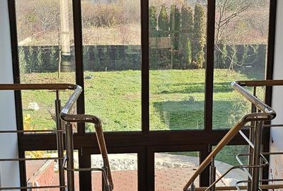 Casă cu 4 camere cu Teren 1300 Mp în Central - 1