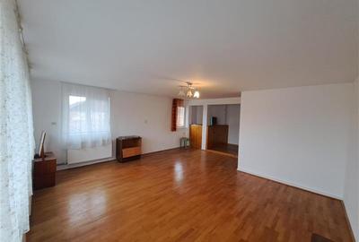 Casă individuală cu 4 camere cu Canalizare în Mărăști - 2