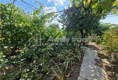 Casă cu 2 camere cu Teren 1980 Mp în Sărari