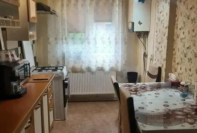 Apartament cu 2 camere semidecomandat în Micro 4 - 1