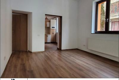 Casă cu 3 camere cu Teren 300 Mp în Ultracentral - 2