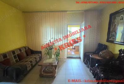 Apartament cu 3 camere decomandat în Craiovei - 2
