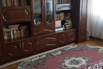 Vand apartament 3 camere decomandat din caramida
