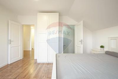 Casă cu 7 camere cu Teren 1400 Mp în Stupini - 14