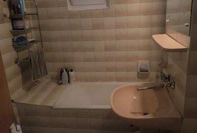 Apartament cu 3 camere decomandat în Malu Roșu - 4