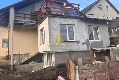 Casă cu 4 camere cu Teren 1414 Mp în Ipotești - 2