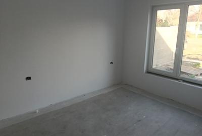 Casă individuală cu 3 camere cu Canalizare în Sânandrei - 6