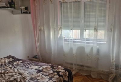 Apartament cu 3 camere semidecomandat în Broșteni - 2