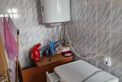 Casă cu 4 camere cu Teren 1700 Mp în Rădoiești - 2