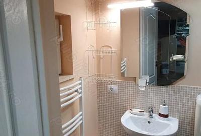 Garsonieră decomandată în Unirii