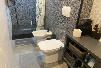 Apartament 3 camere, zona Liceul Economic -str Longinescu , - 10