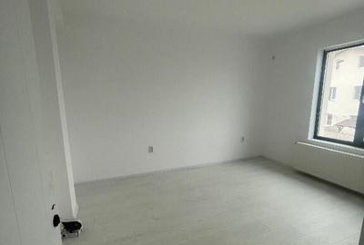 Casa spa?ioasa cu 4 camere+mansarda luminoasa, pozi?ionare excelenta - 16