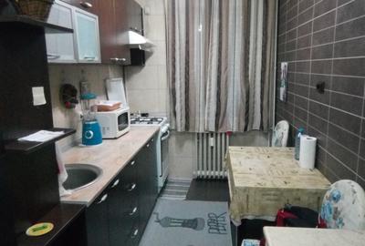 Apartament cu 3 camere semidecomandat în Teiul Doamnei - 19