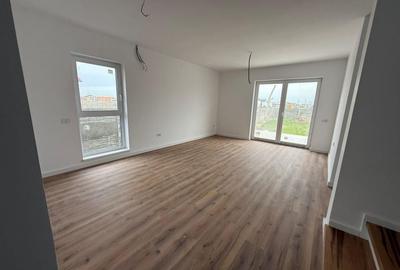 Duplex cu 5 camere cu Canalizare în Moșnița Nouă - 4