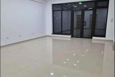 Spațiu comercial, de 51 mp, în Central - 10