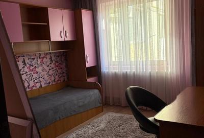 Apartament cu 3 camere decomandat în Central - 1