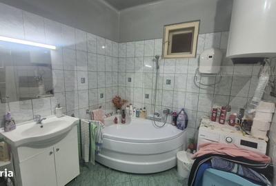 Casă cu 4 camere cu Teren 500 Mp în Titulescu - 9