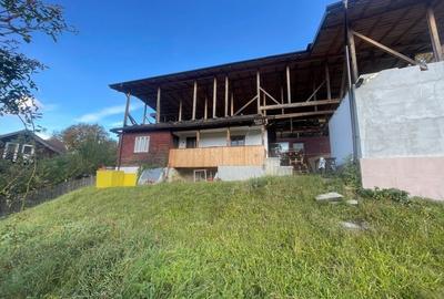 Casă cu 4 camere în Secăria - 8