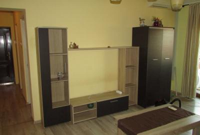 Apartament cu 3 camere semidecomandat în Zăvoi - 5
