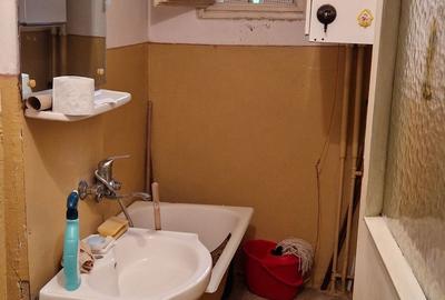 Apartament cu 3 camere semidecomandat în Radu Negru - 8