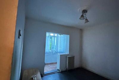 Apartament cu 3 camere decomandat în Nicolina - 9