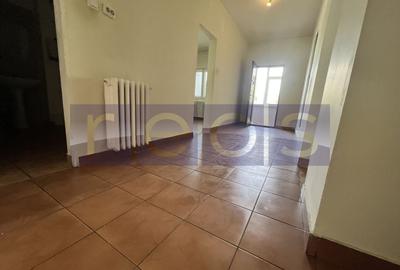 Casă cu 9 camere cu Teren 300 Mp în Vitan - 18