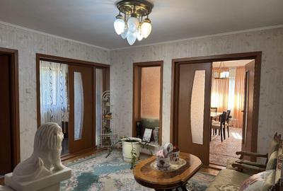 Casă cu 8 camere cu Teren 4057 Mp în Găneasa