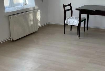 Inchiriez casa 3 camere . - 1