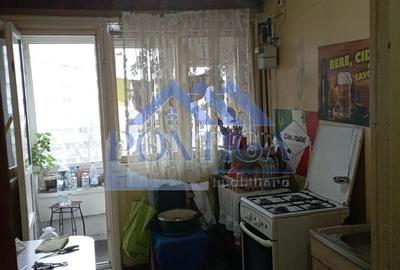 Apartament cu 3 camere semidecomandat în Veteranilor - 1