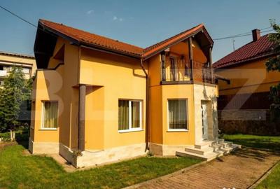 Casă cu 3 camere cu Teren 700 Mp în Central - 2