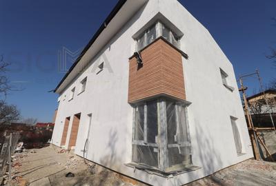 Casa de vanzare in Dambul Rotund! - 1