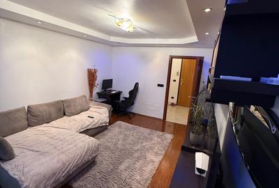 Apartament cu 2 camere decomandat în Cornișa