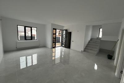 Casă individuală cu 4 camere cu Canalizare în Valu lui Traian - 3