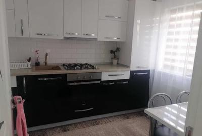 Apartament 3 camere, decomandat - zona Sanpetru - 2