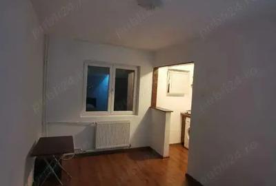 Inchiriez garsoniera - 2