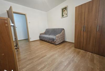 Apartament cu 3 camere decomandat în Tei - 1