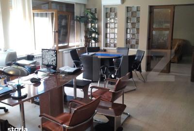 Casă cu 10 camere cu Teren 440 Mp în Central - 4