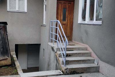 Casă cu 5 camere cu Teren 147 Mp în Gruia - 2