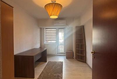 Apartament cu 3 camere semidecomandat, mobilat în Libertății - 8