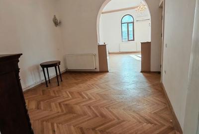 Apartament cu 5 camere în Moșilor - 10