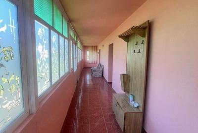 Casă cu 4 camere cu Teren 1430 Mp în Liebling - 2