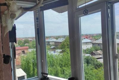 Apartament cu 3 camere semidecomandat în Cornetu - 1