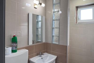 Apartament cu 2 camere semidecomandat în Tractorul