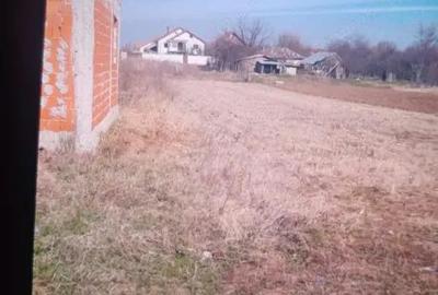 Teren de 1000 mp, în Coșoveni