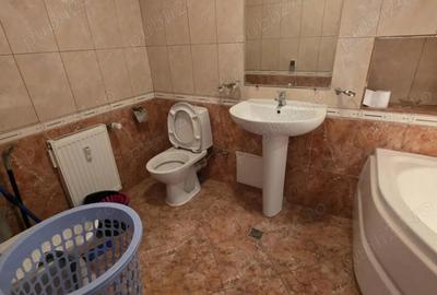 Apartament cu 4 camere decomandat în Berceni - 1