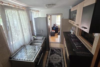 Casă cu 4 camere cu Teren 1400 Mp în Boldești - 3