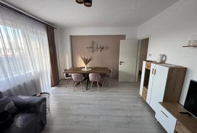 Apartament cu 3 camere decomandat în Tractorul - 3